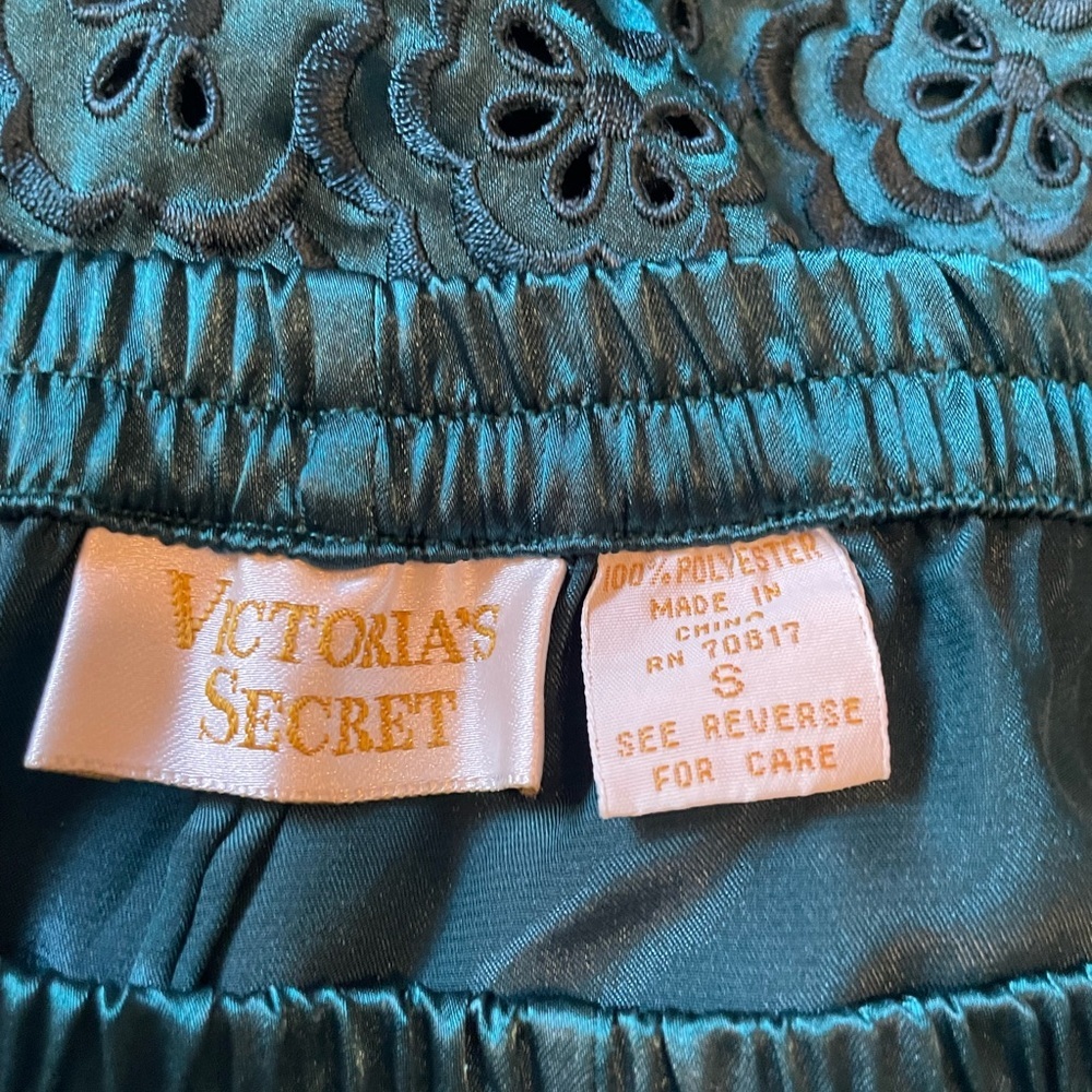 Victoria’s Secret VTG 90s Gold Label 2 Pc Green Satin Pajama Set Womens S - Picture 11 of 12
